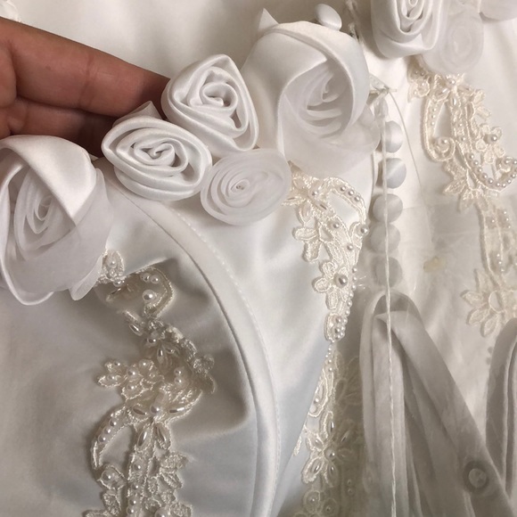 Wedding Dress - Picture 5 of 8